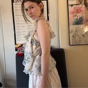 Floral Ruffle Sleeve Women’s Top in white and blue